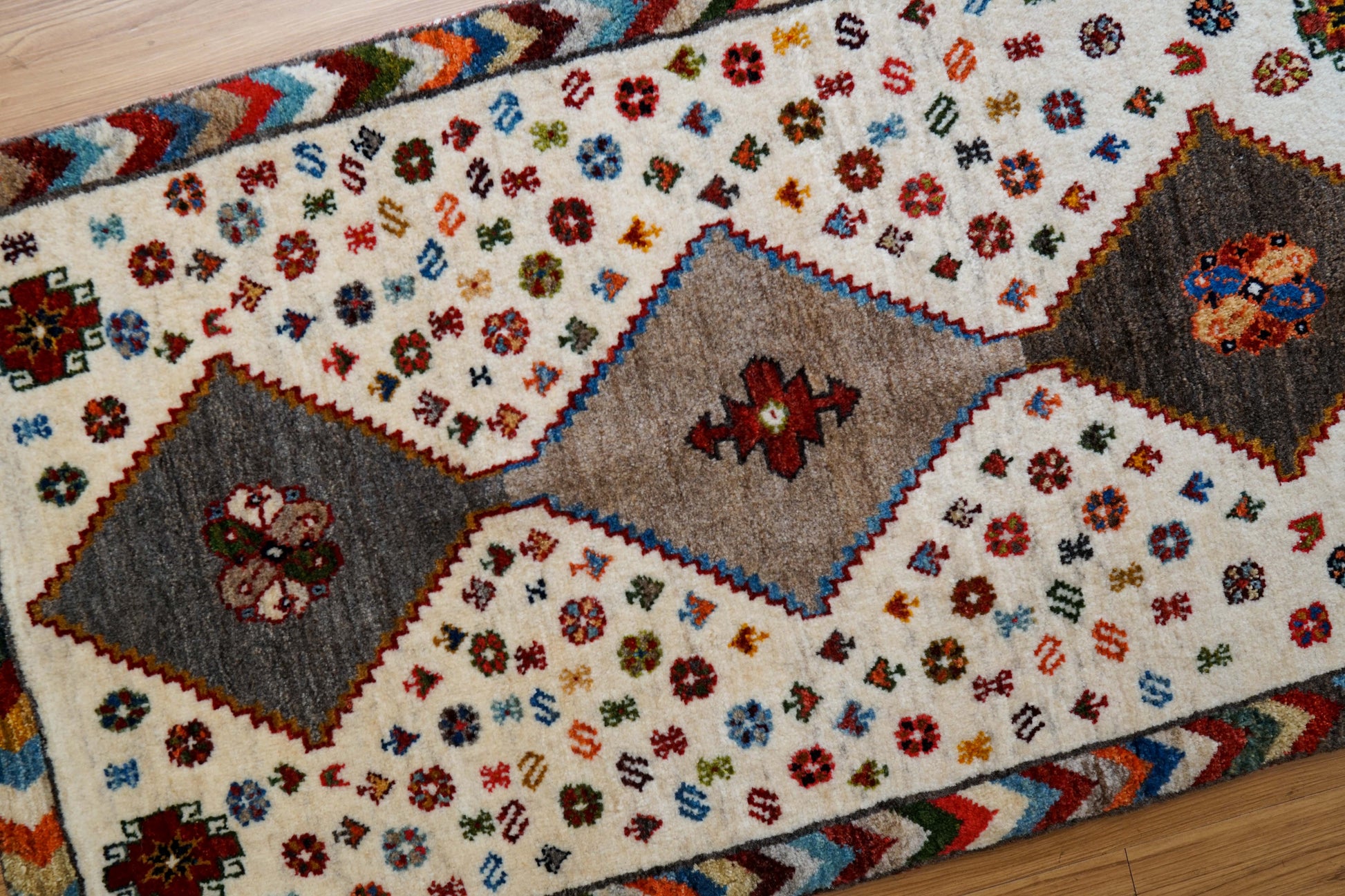  136×74cm 手織り ペルシャ 絨毯 カシュクリギャッベ