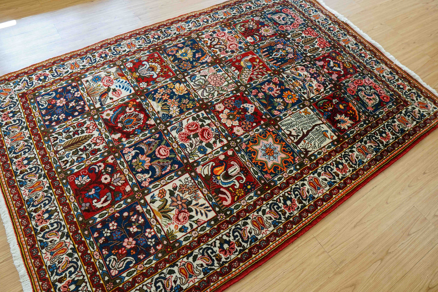  ペルシャ絨毯 バクティアリ産 202×136cm