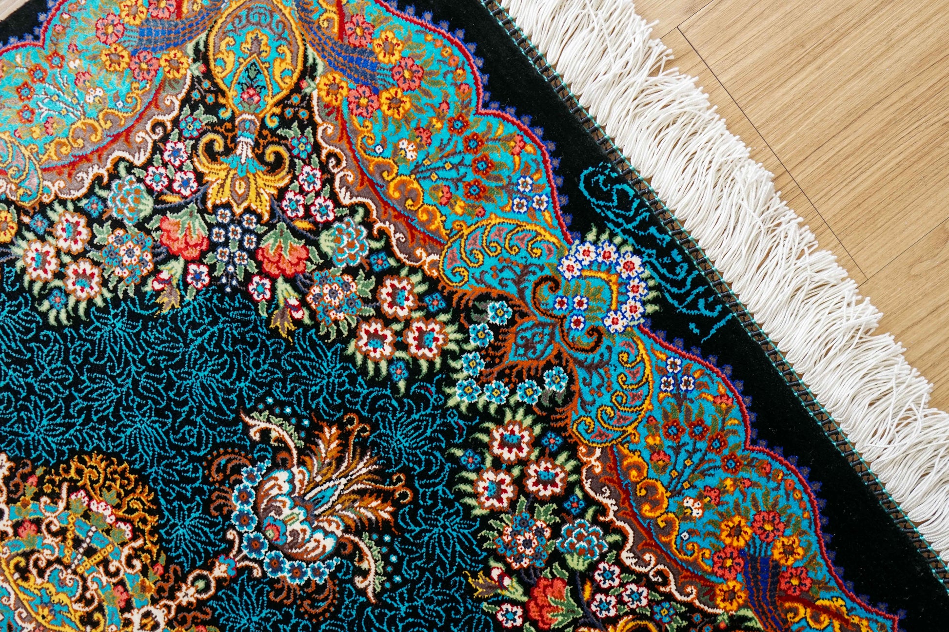  ペルシャ絨毯クム産  ムサヴィ工房　シルク　 証明書付 87×58cm　