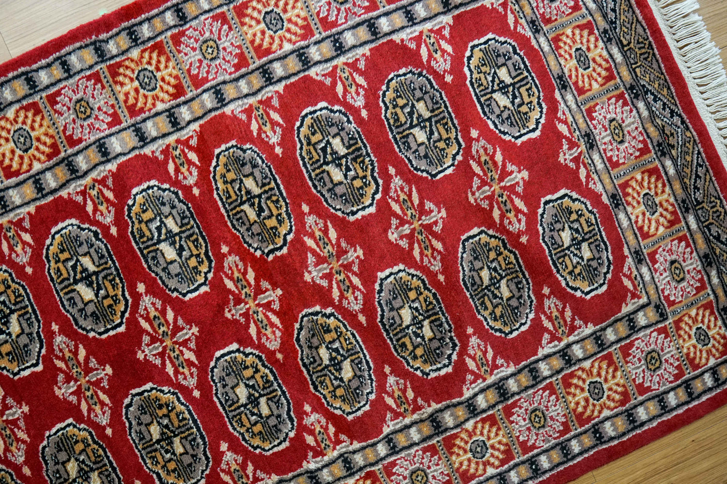  パキスタン手織り絨毯 トルクメンボハラ トライバルラグ 130×80cm