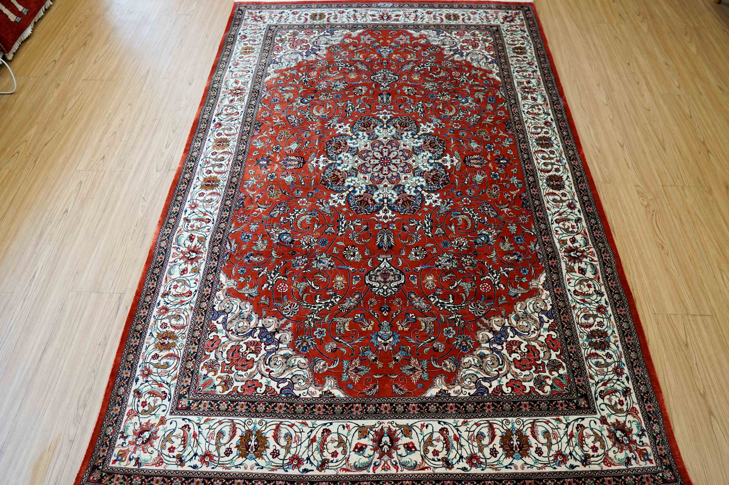 ペルシャ絨毯 クム産 モハマディ工房 シルク100% 197×130cm｜手織り 高密度シルクラグ メダリオンデザイン