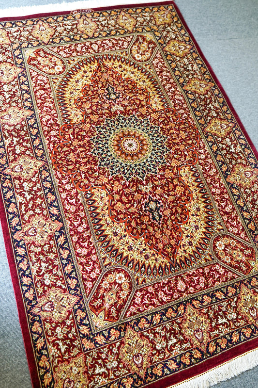 125×81cm　ペルシャ絨毯　クム産　モハメドジャムシェヂ房　シルク 100%　証明書付 Decorworks