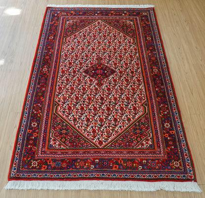  ペルシャ絨毯 ジョーザン産 165×108cm  伝統の花文様が織りなす上質ウールラグ