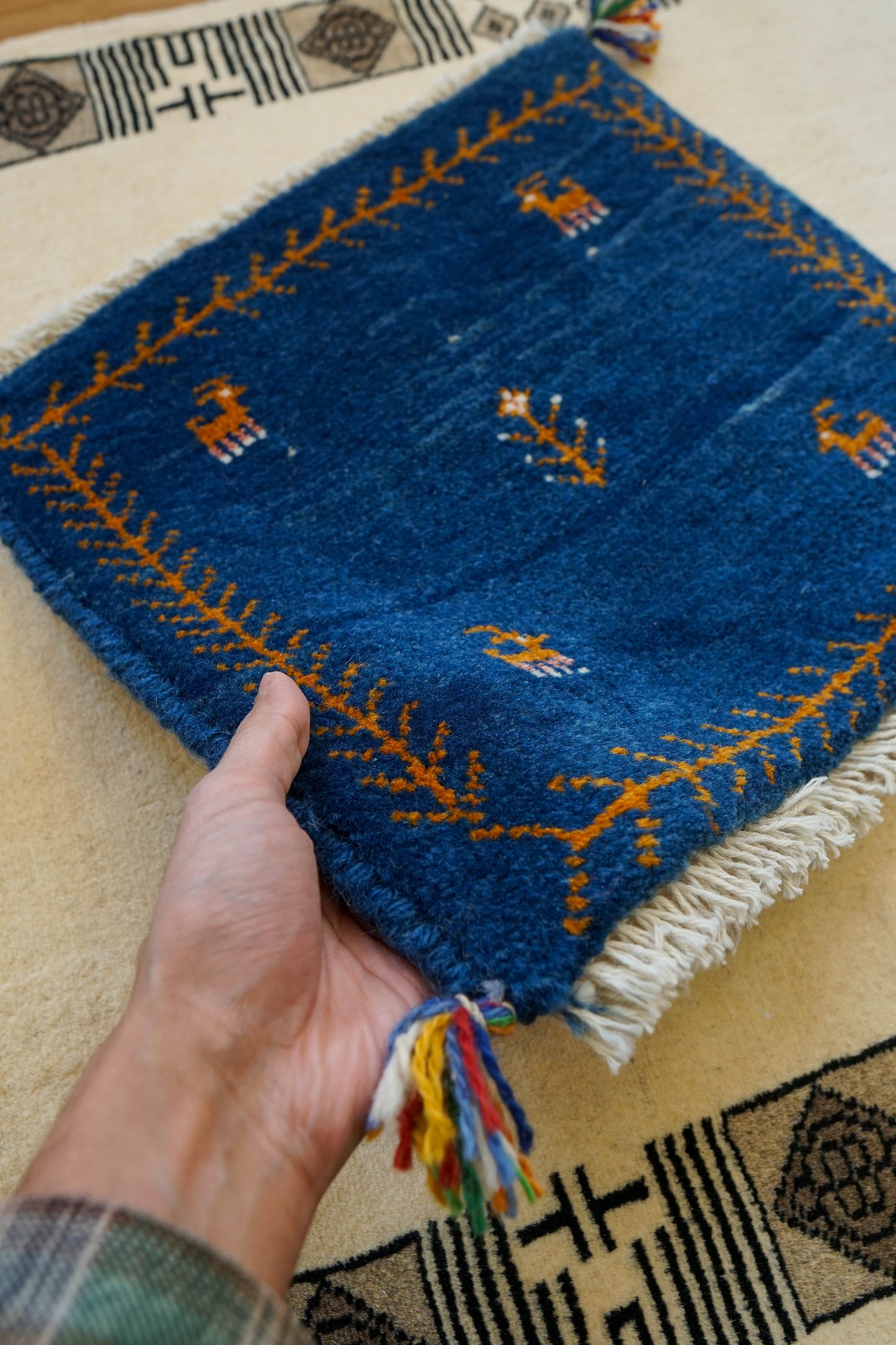 ペルシャ手織りギャッベ アマレ族 40×40cm｜ウール100% ミニラグ・チェアマット ブルー