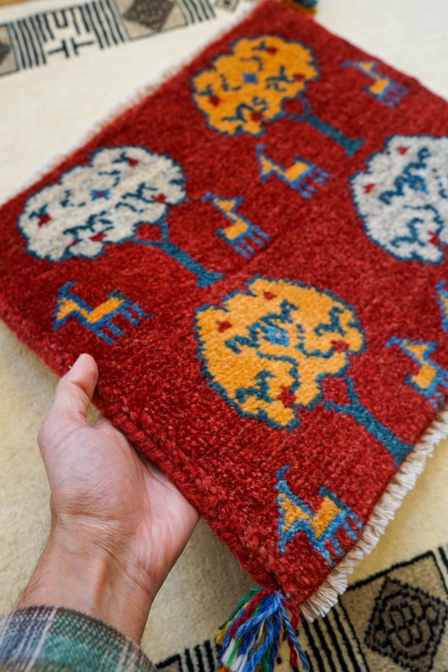 ペルシャ手織りギャッベ アマレ族 40×40cm｜ウール100% ミニラグ・チェアマット 生命の木デザイン