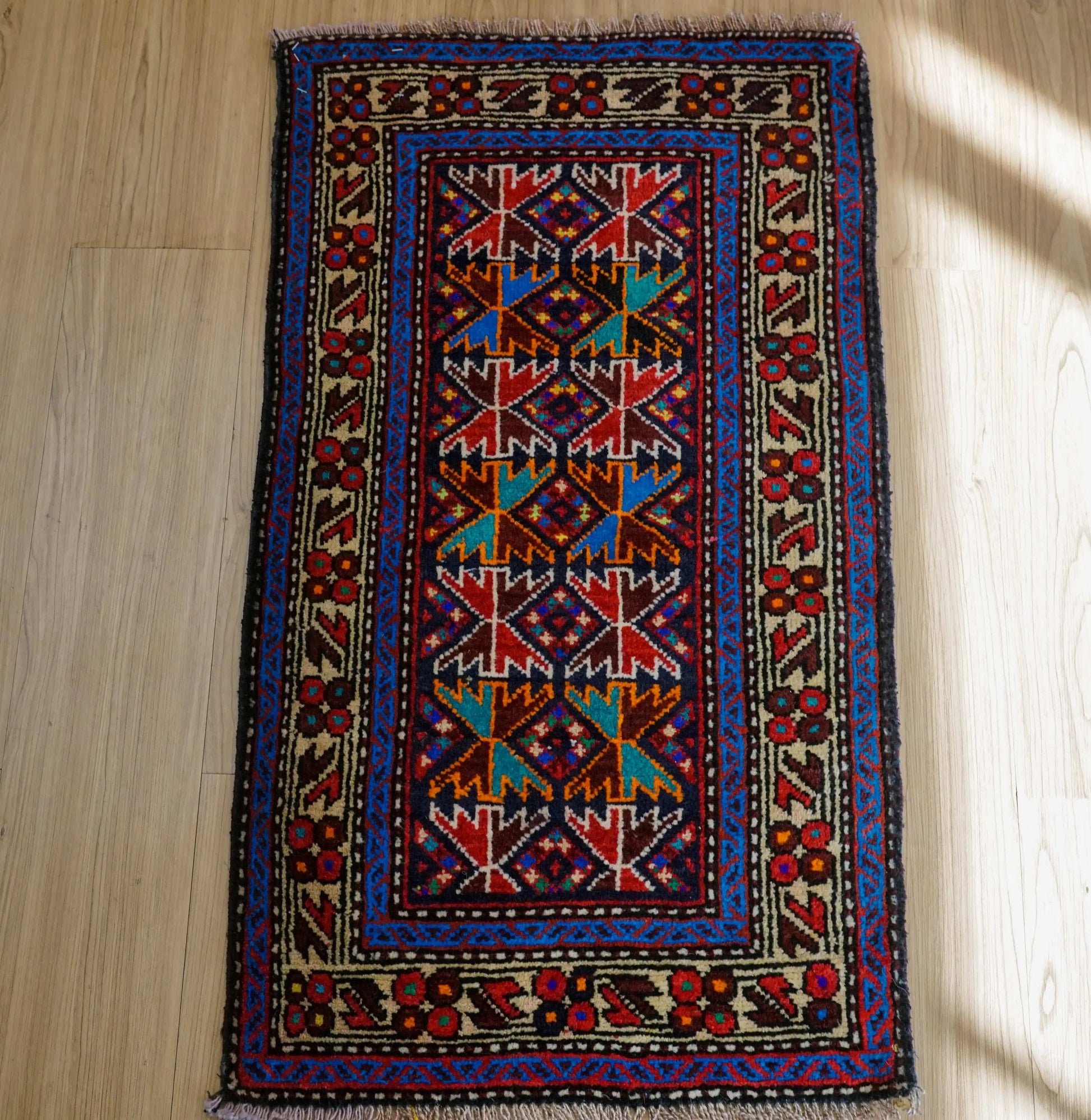 トライバルラグ 手織り ペルシャ バルーチ絨毯 92x51cm – Decorworks