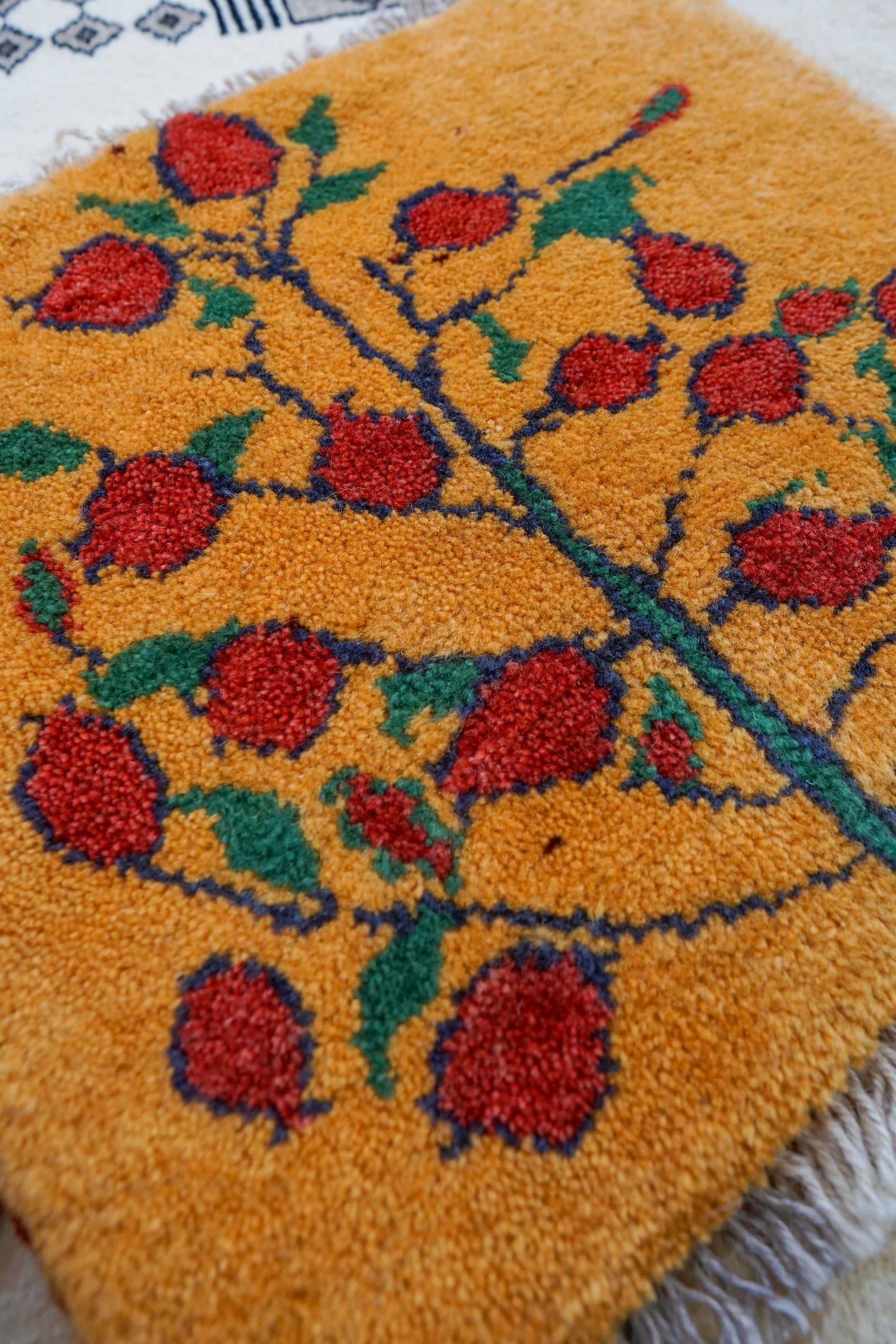  ペルシャ手織りギャッベ アマレ族 40×40cm｜ウール100% ミニラグ・チェアマット