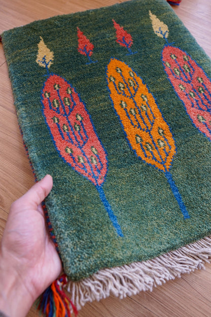  ペルシャ手織りギャッベ アマレ族 60×40cm ライオン文様・玄関マットサイズ