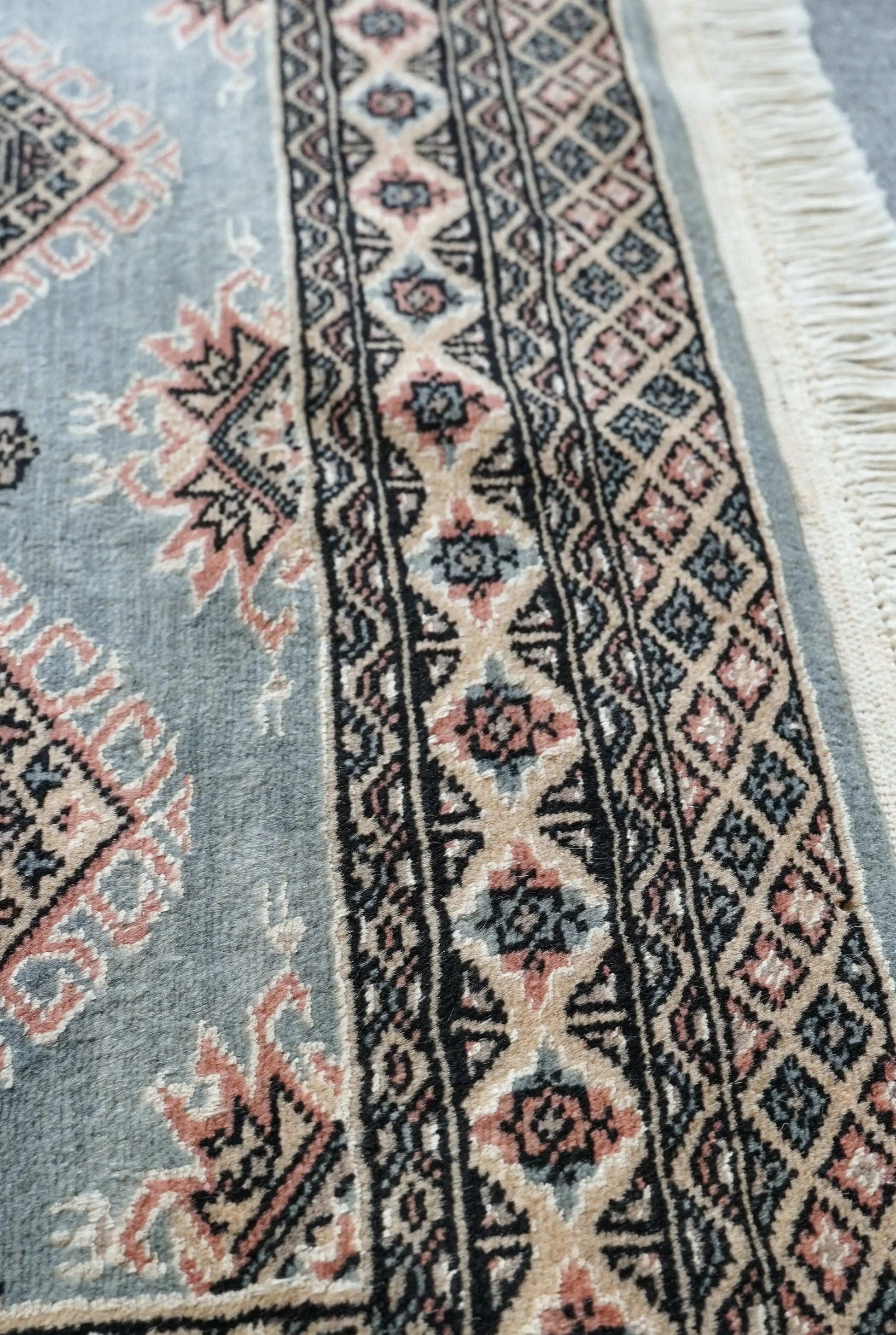 144×92cm【パキスタン手織り絨毯】 Decorworks