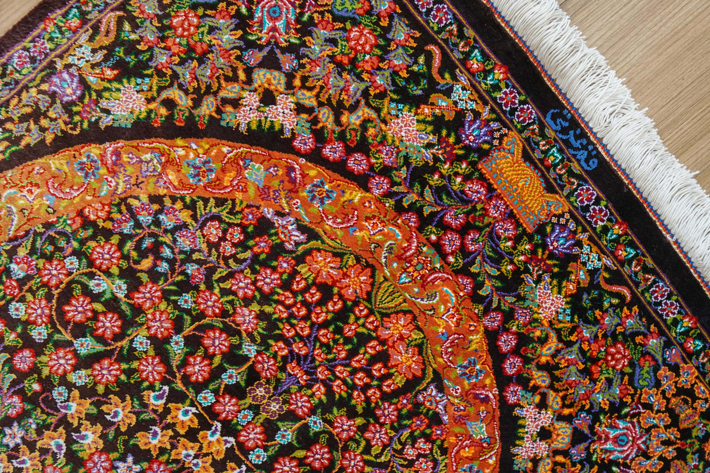  90×60cm　 ペルシャ絨毯　クム産　イザテイ房　　