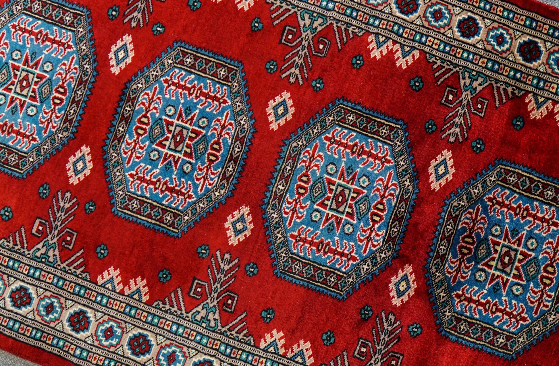  パキスタン手織り絨毯 129×78cm