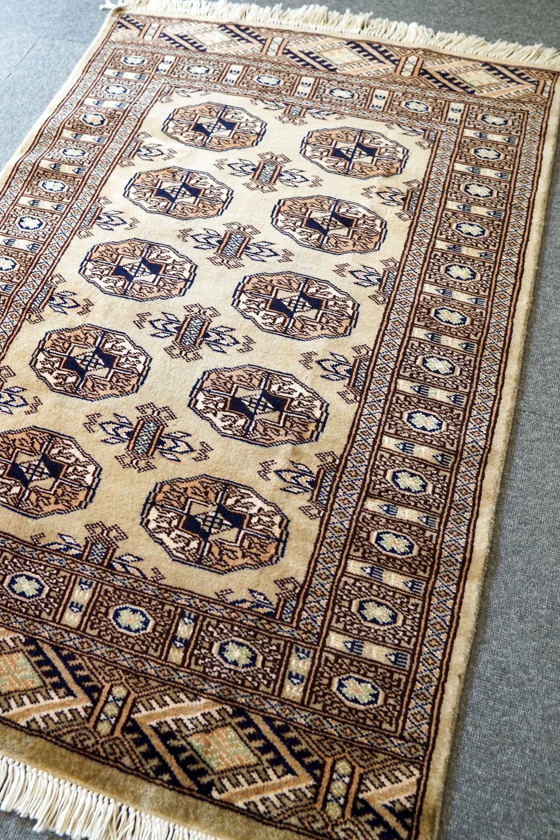 112×77cm トルクメン ボハララグ 手織り絨毯 パキスタン絨毯 Decorworks