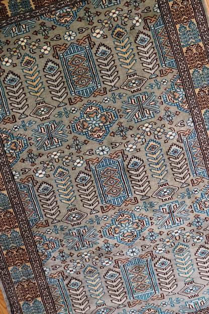  123×81cm パキスタン手織り絨毯