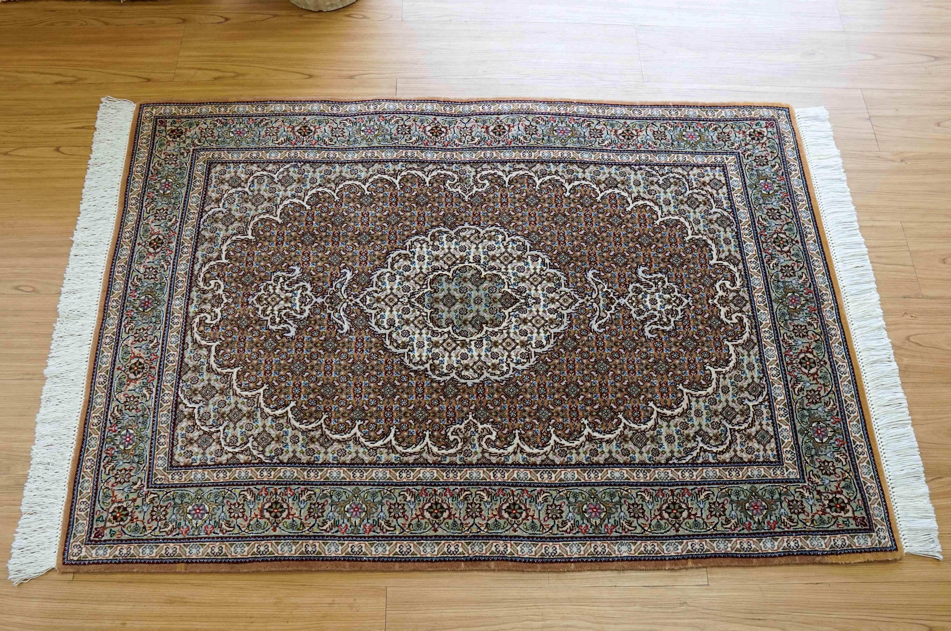  ペルシャ手織り絨毯 タブリーズ産　50RAJ  127×85cm