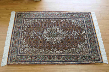  ペルシャ手織り絨毯 タブリーズ産　50RAJ  127×85cm