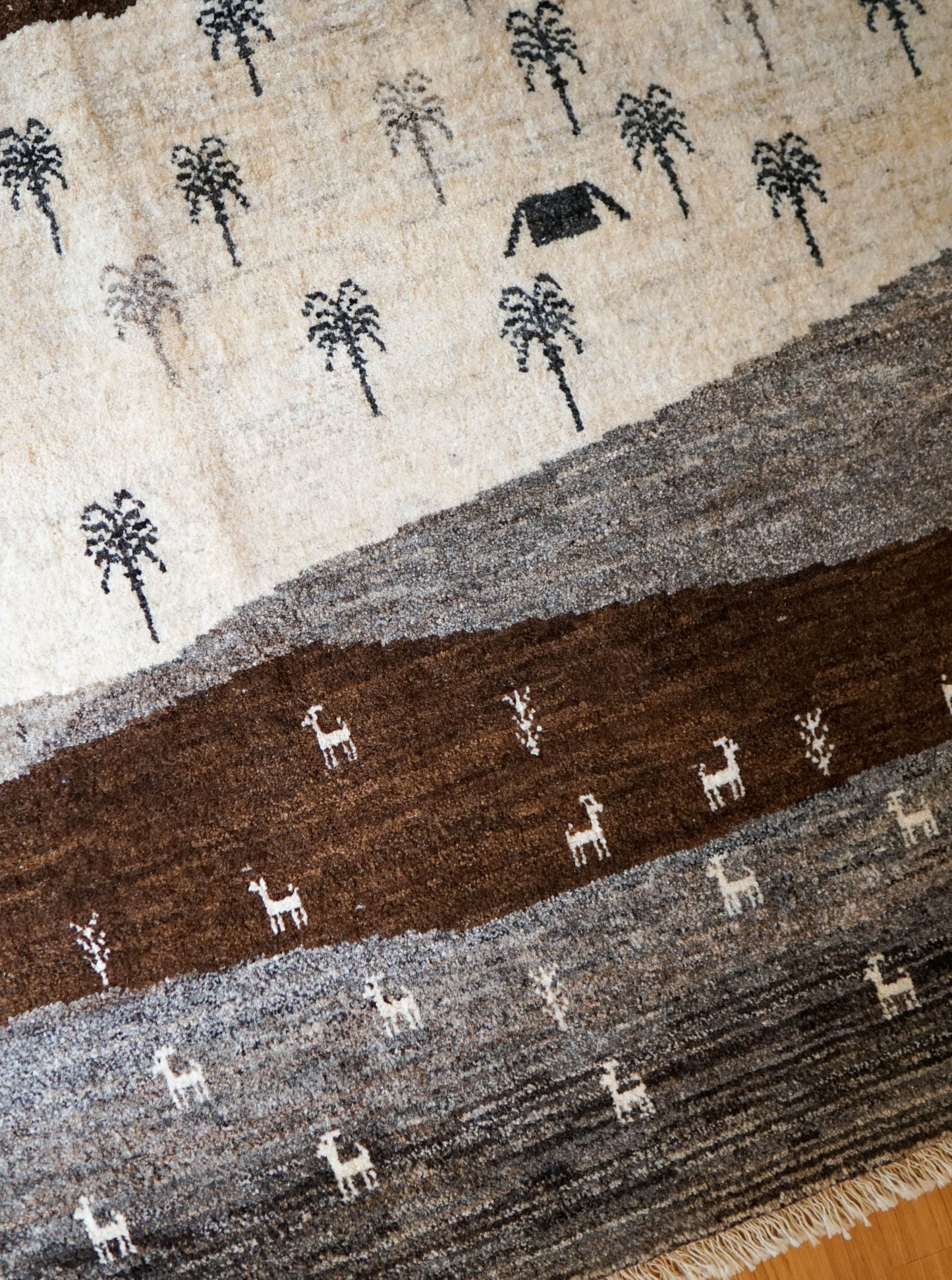  200×159cm ペルシャ絨毯 手織りギャッベアマレ族ギャベ