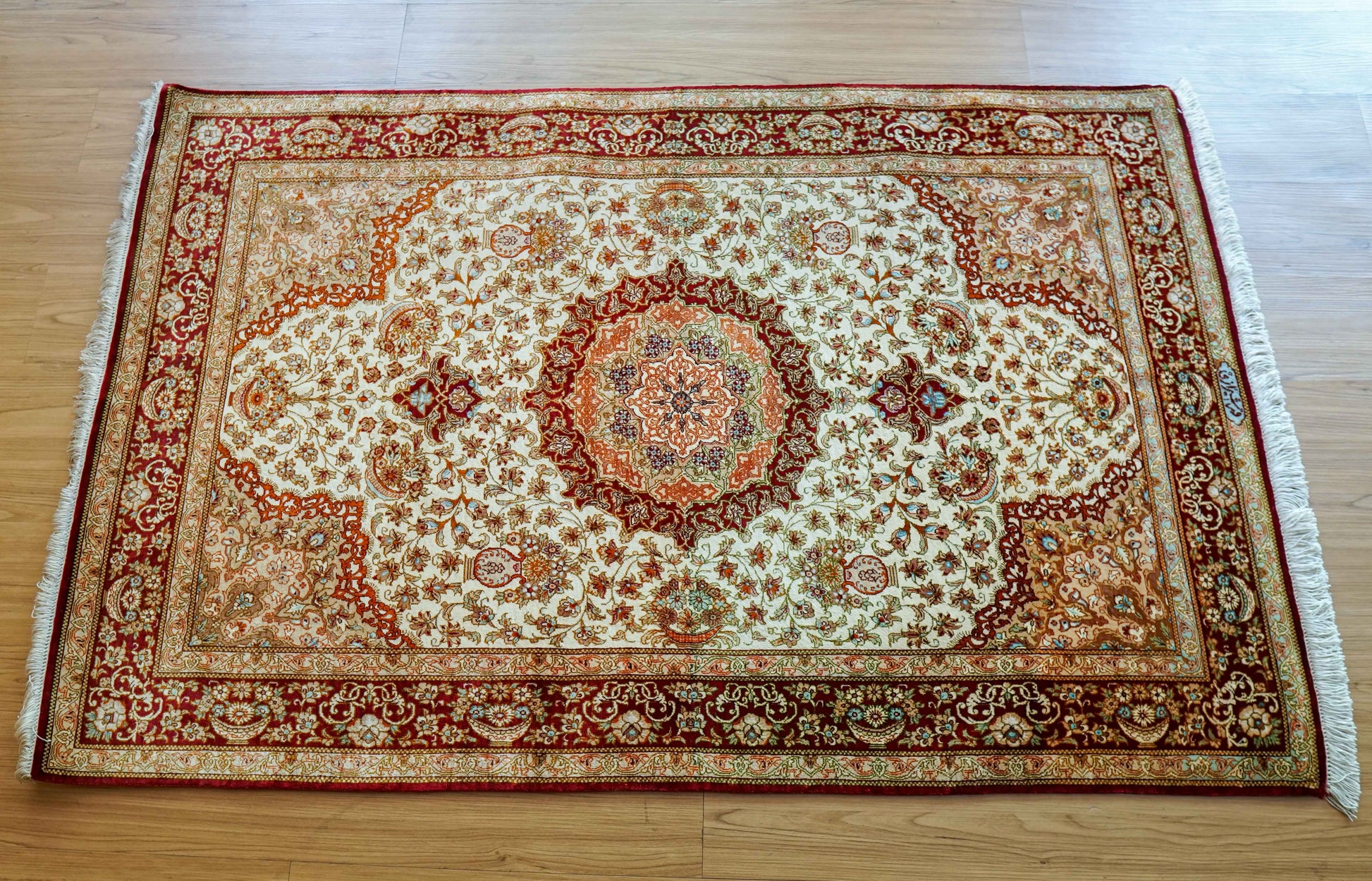  ペルシャ手織り絨毯 クム産 シルク100% シラージ工房 147×97cm