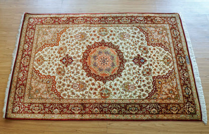  ペルシャ手織り絨毯 クム産 シルク100% シラージ工房 147×97cm