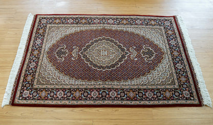  154×100cm 手織り ペルシャ絨毯 タブリーズ産　50RAJ