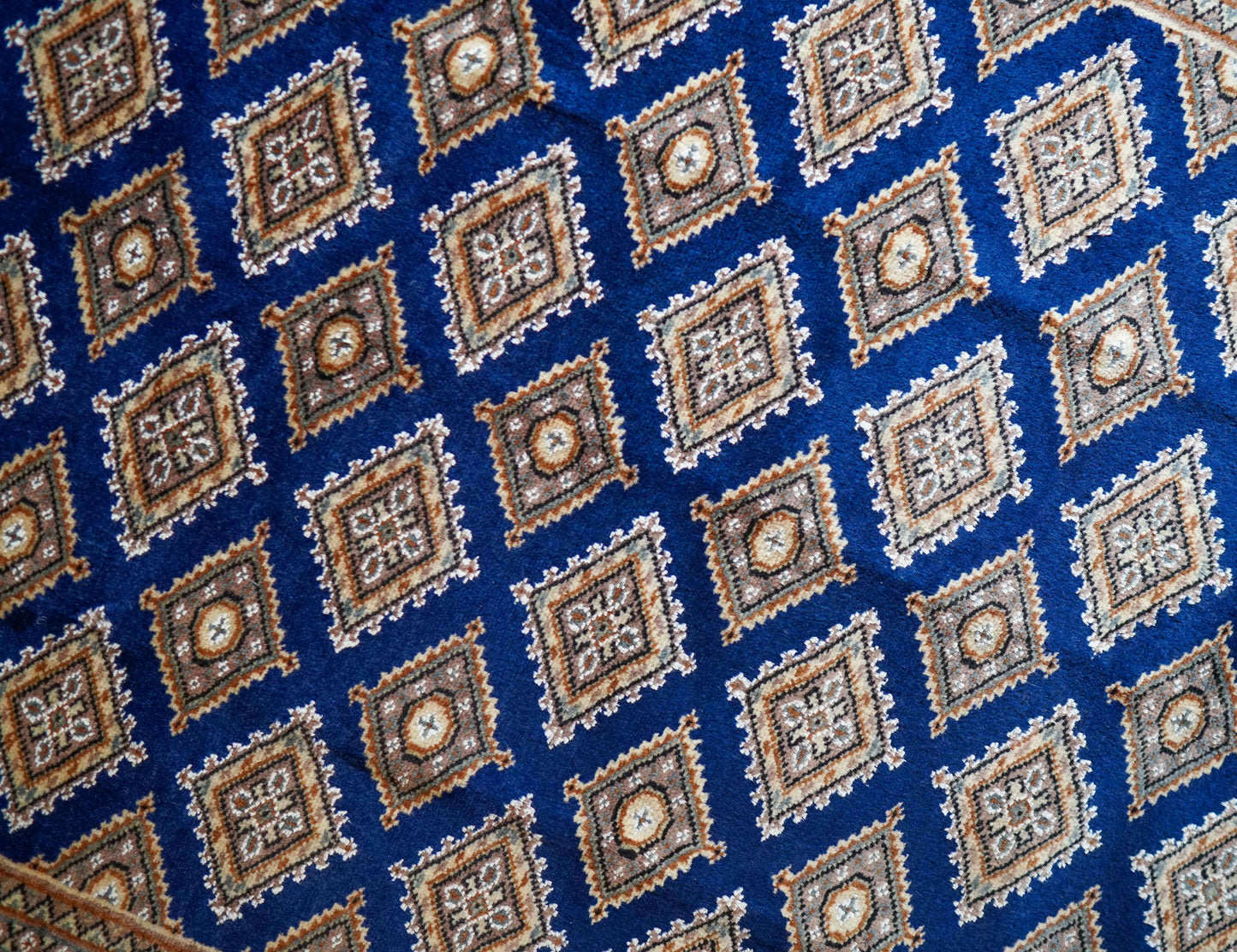  パキスタン手織り絨毯 185×126cm . トライバルラグ