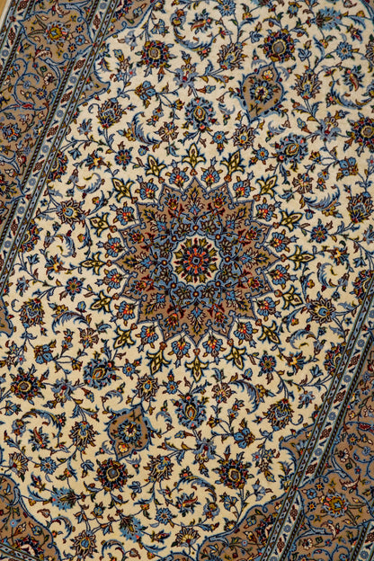  ペルシャ絨毯 カシャーン産 226×152cm (カシャン)｜伝統メダリオンデザイン・上品なアイボリー×ブルー