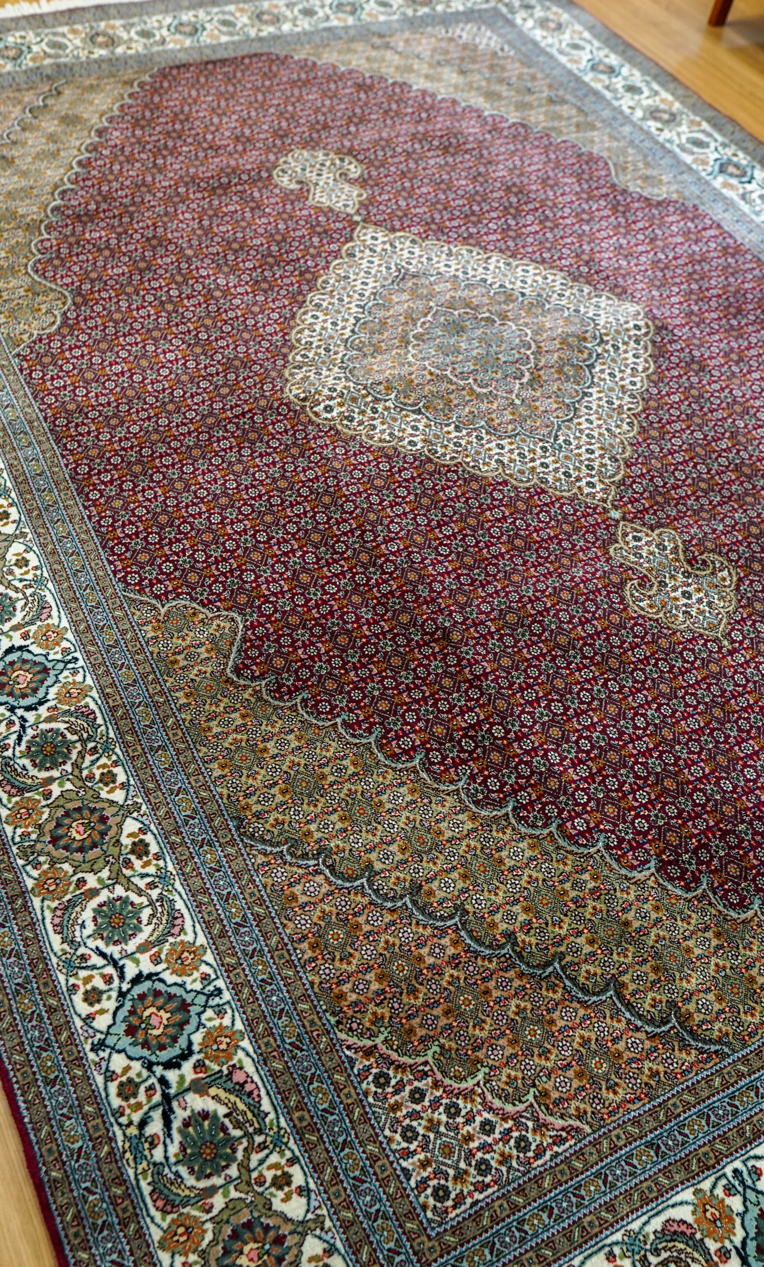 ペルシャ絨毯 300x203 手織り 美術品 タブリーズ産 クリーニング済み ペルシャ絨毯 タブリーズ産 絵画絨毯 90×71cm（FP-70269