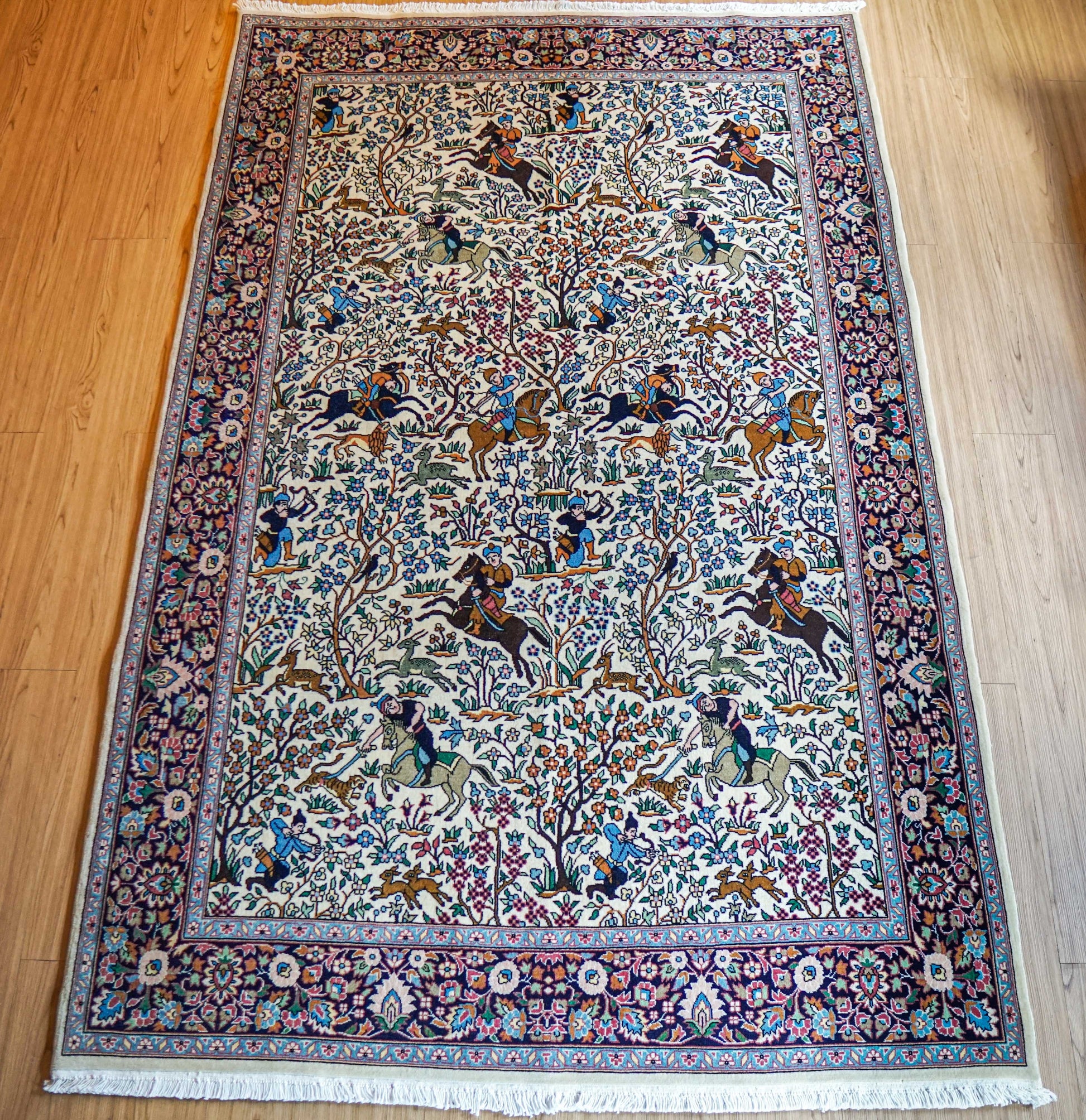  ペルシャ絨毯 タブリーズ産 シカルガー（狩猟図）デザイン 218×140cm 手織りラグ