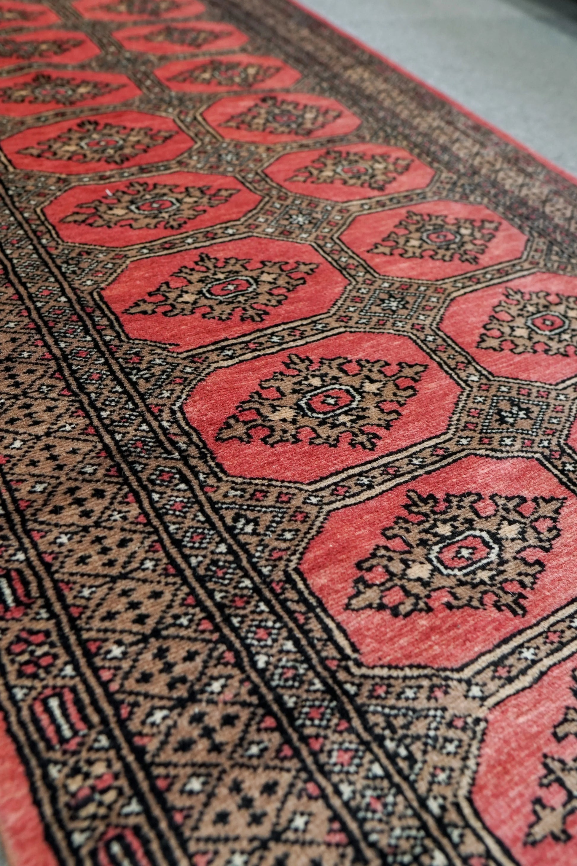 249×80cm パキスタン手織り絨毯　ランナー Decorworks