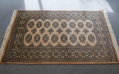  パキスタン手織り絨毯 155×94cm