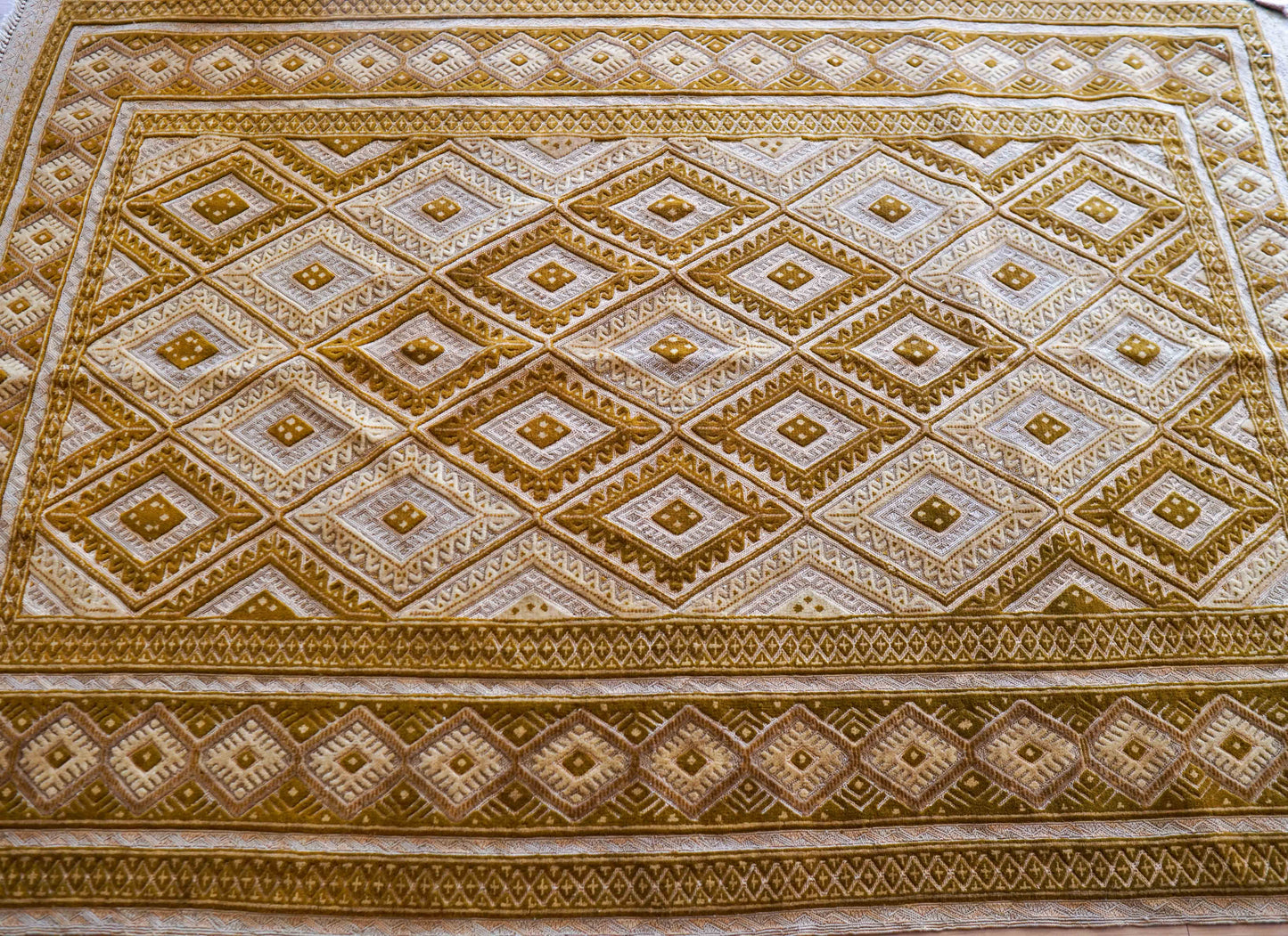  アフガニスタン 手織りマシュワニキリム 160×108cmファインクオリティ 緻密織りトライバルラグ