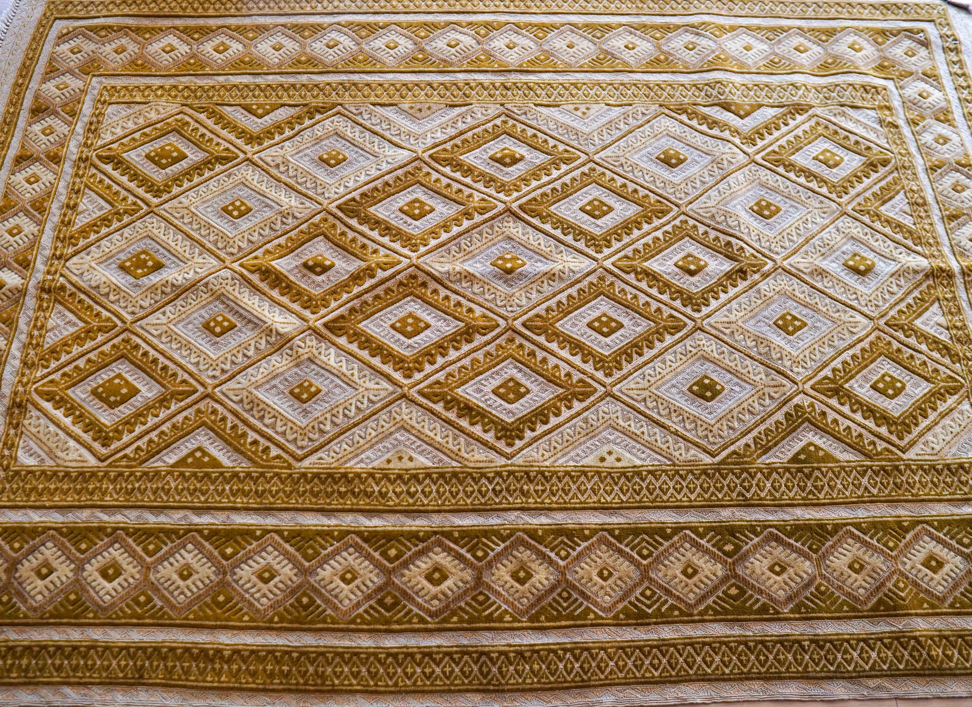  アフガニスタン 手織りマシュワニキリム 160×108cmファインクオリティ 緻密織りトライバルラグ