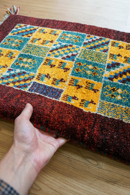  ペルシャ絨毯 手織りギャッベ アマレ族 ギャベ 81×51cm