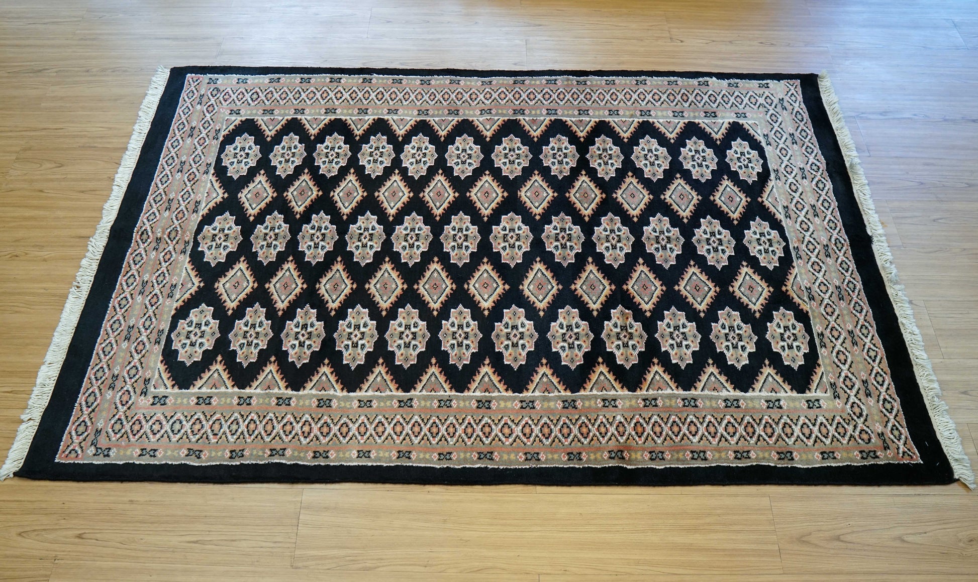  パキスタン手織り絨毯 185×120cm