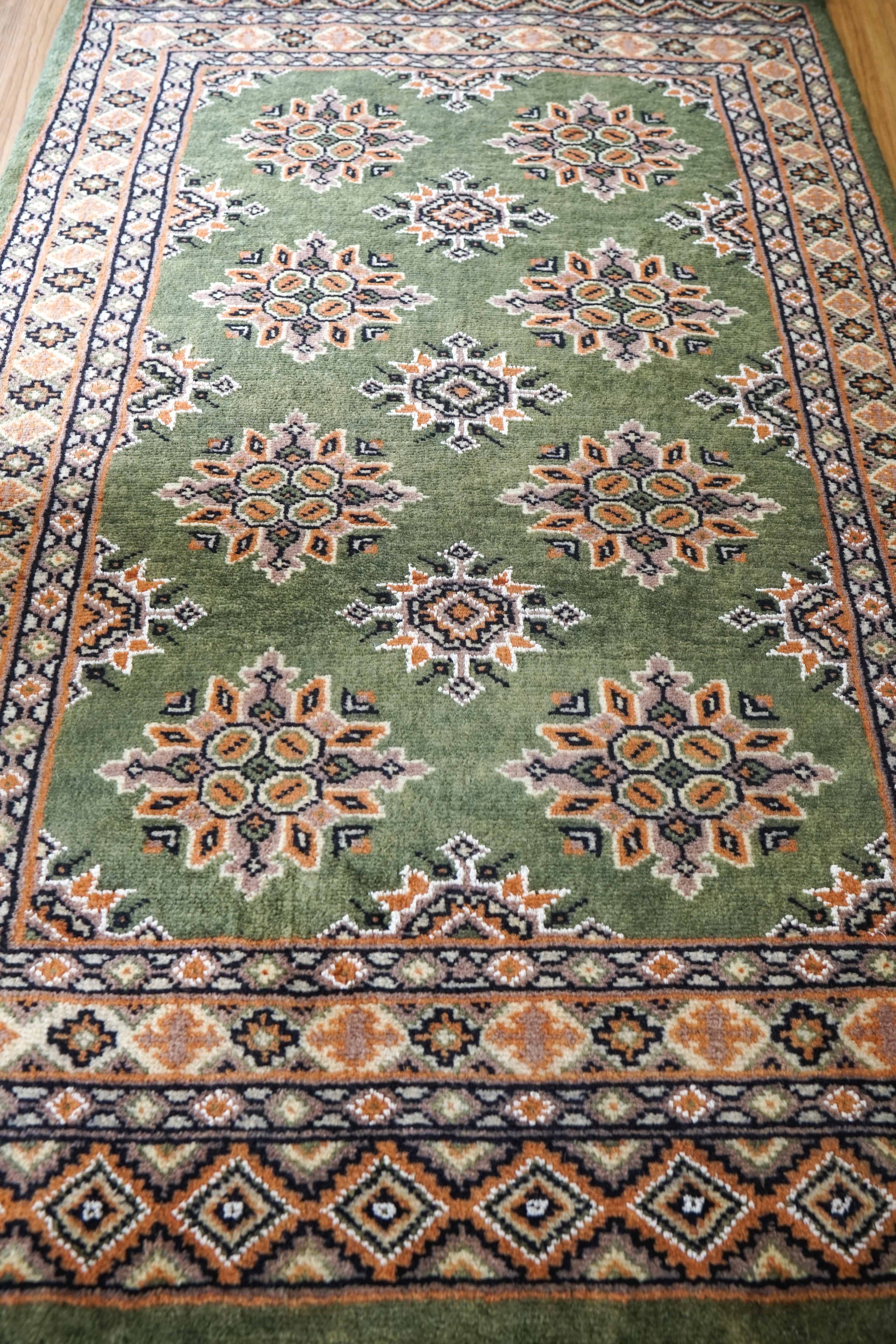 パキスタン手織り絨毯 118×79cm – Decorworks