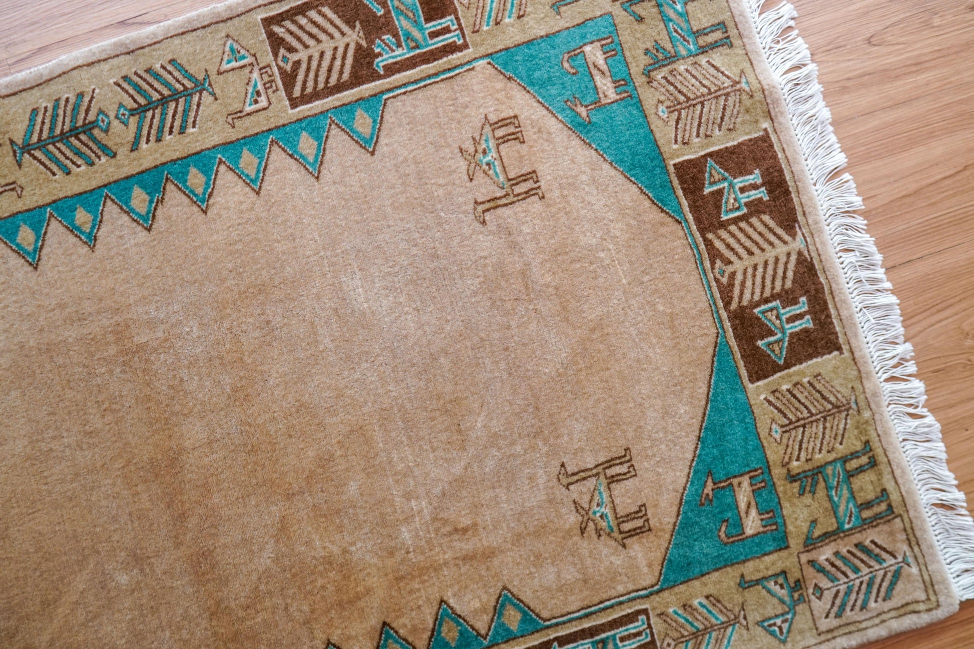 Collection 129×81cm パキスタン手織り絨毯 ベージュ＆ターコイズ モダンボーダーデザイン