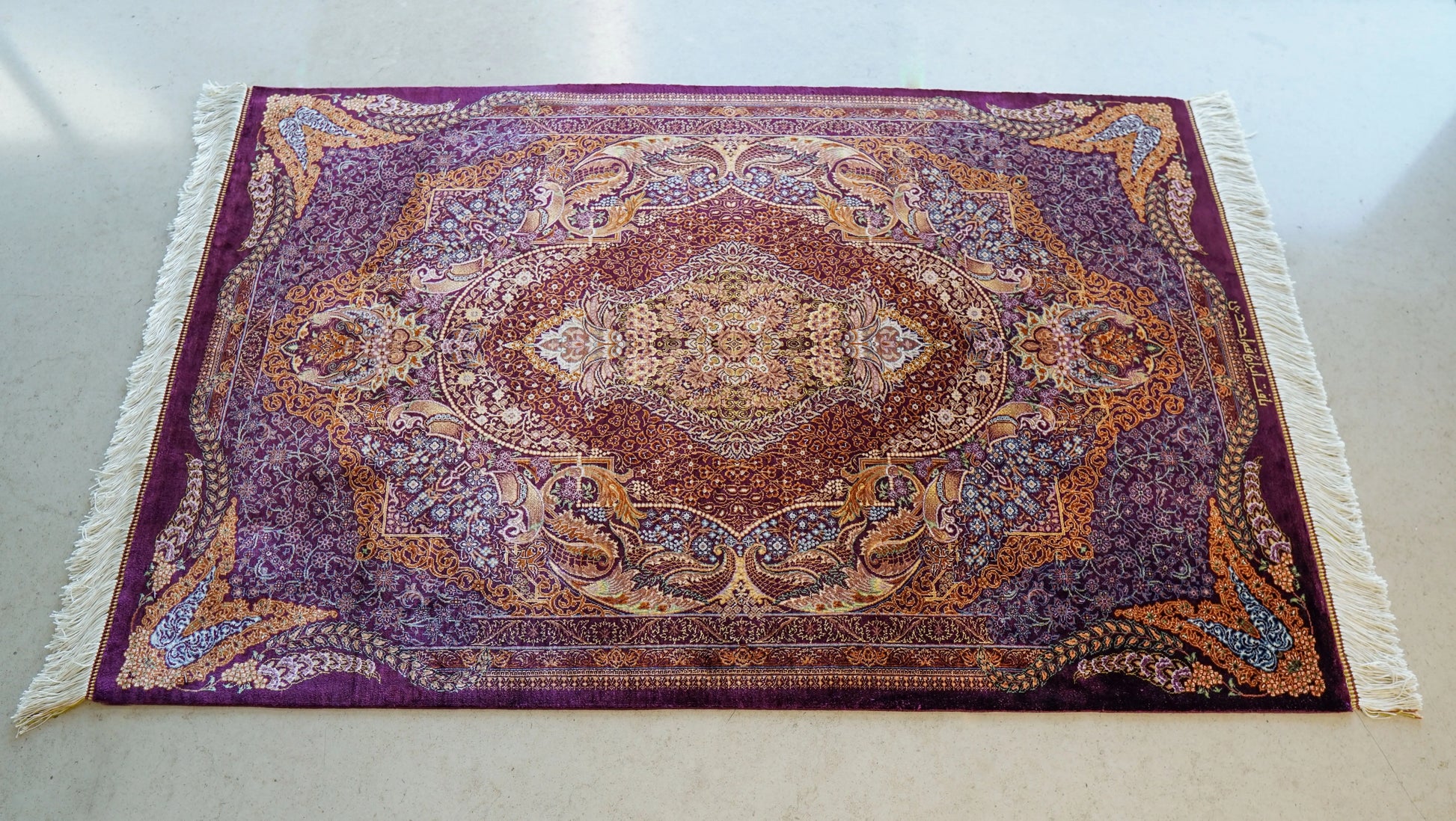 120×80㎝　 ペルシャ絨毯　クム産　アーマヂイ房　シルク 100%　 Decorworks