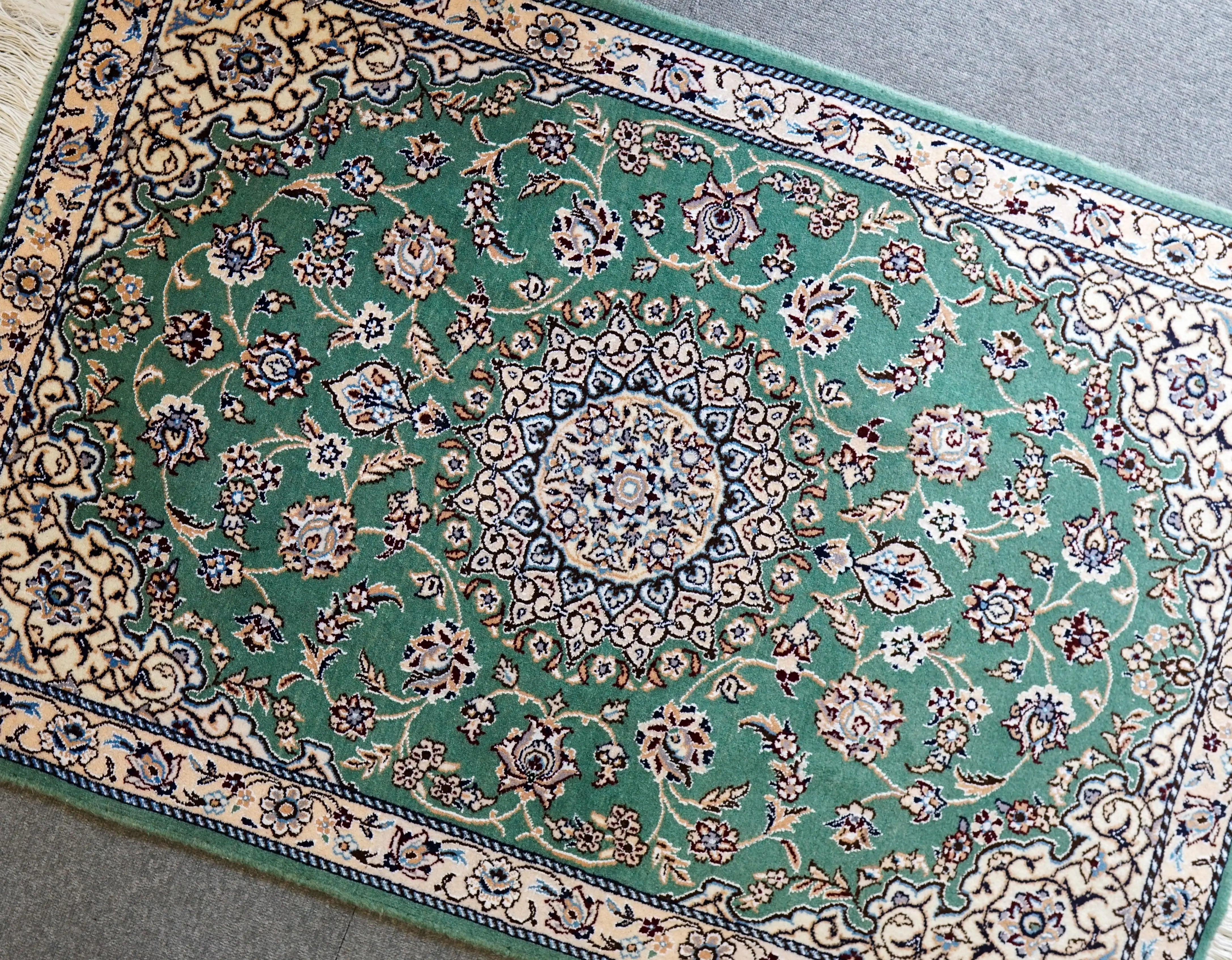 ペルシャ 絨毯 手織り 美術品　 ナイン産　300x190cm クリーニング済み 116×78cm ペルシャ手織り絨毯 ナイン産 - Decorworks