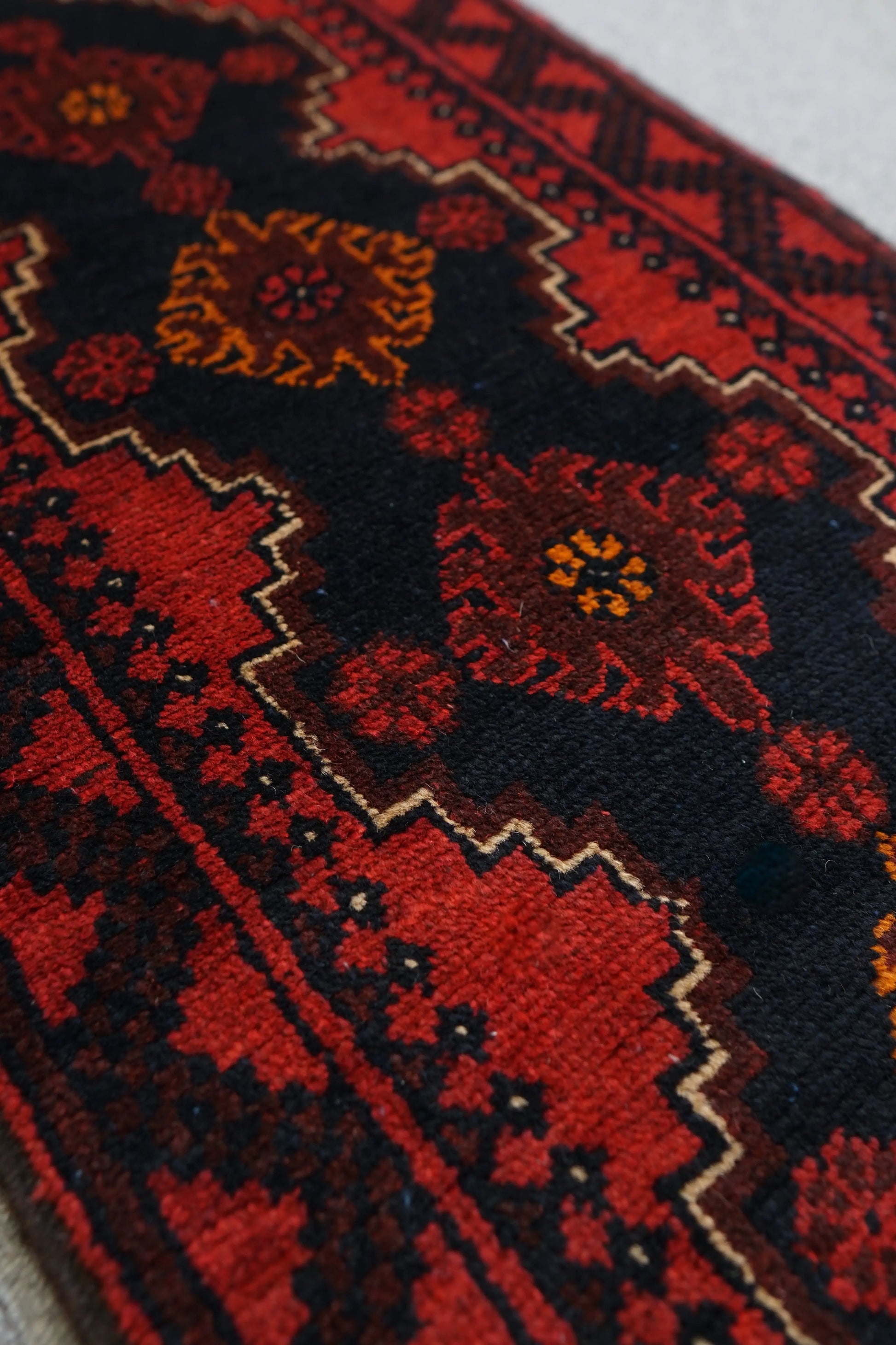 145cm×51cm 廊下敷きペルシャ手織り絨毯 バルーチ ヴィンテージ ラグ - Decorworks
