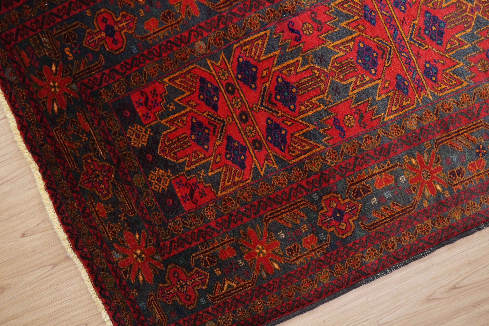  バルーチ トライバルラグ 194×109cm