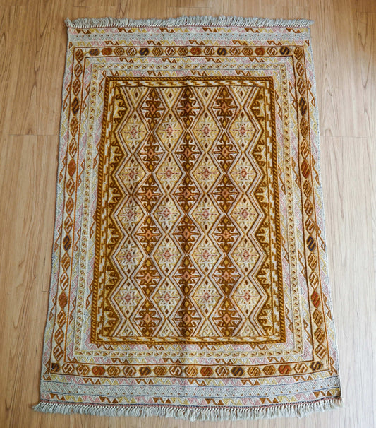  手織りマシュワニキリム  トライバルラグ 115×76cm