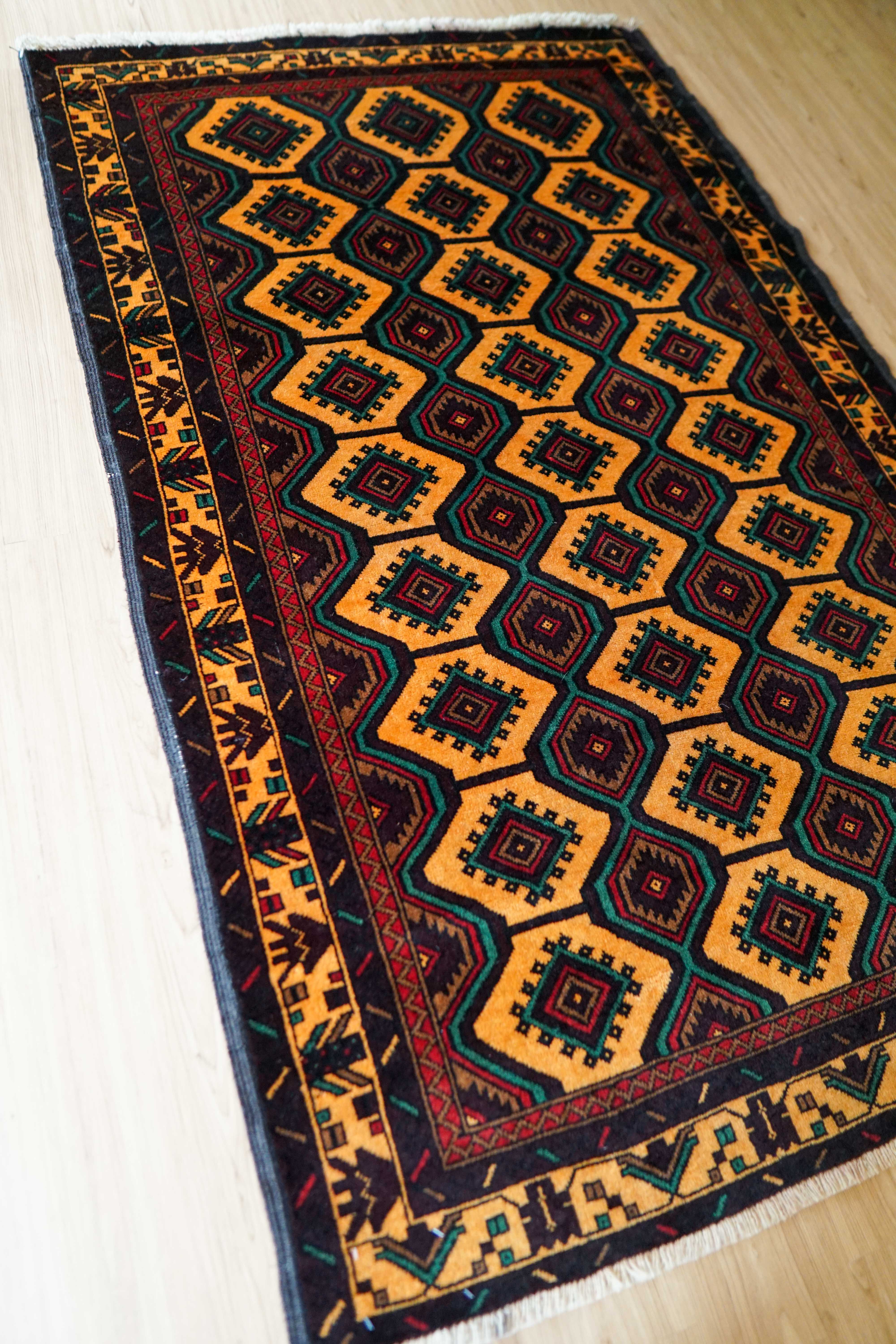 トライバルラグ（トルクメン族）180×113cm – Decorworks