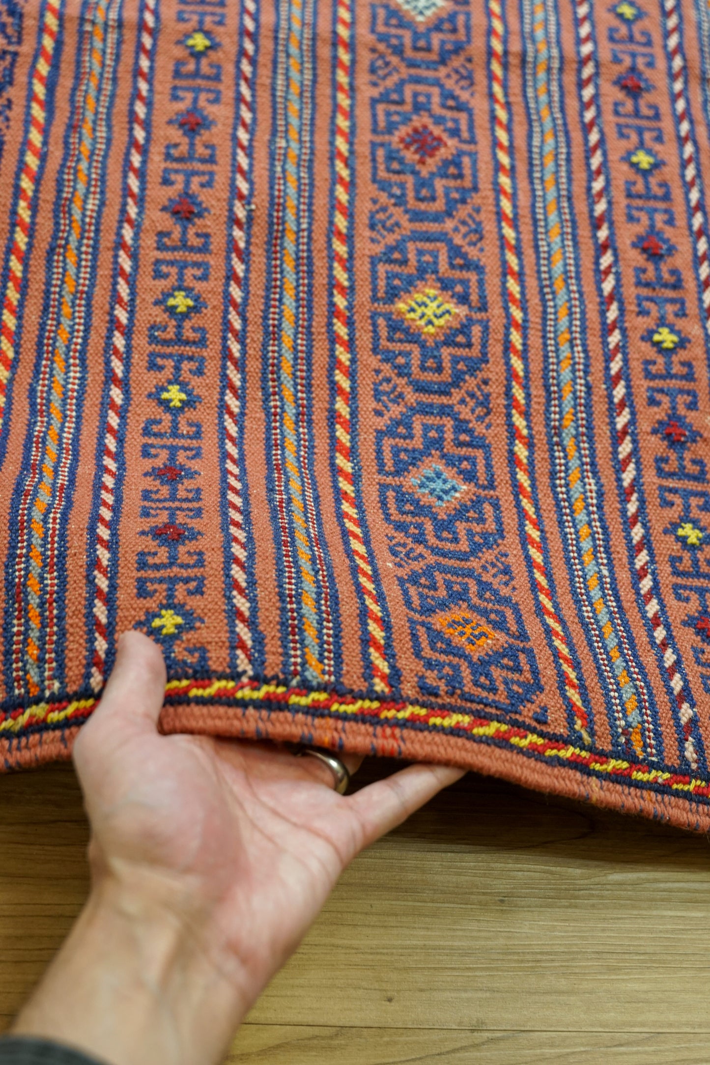  ペルシャ 手織りキリム トラバルラグ 144×94cm