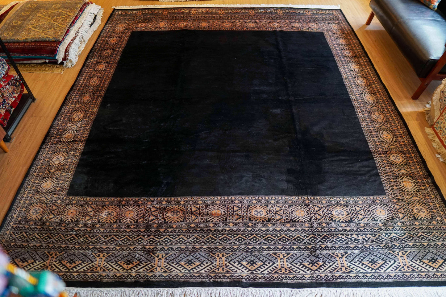  パキスタン手織り絨毯 293×254cm