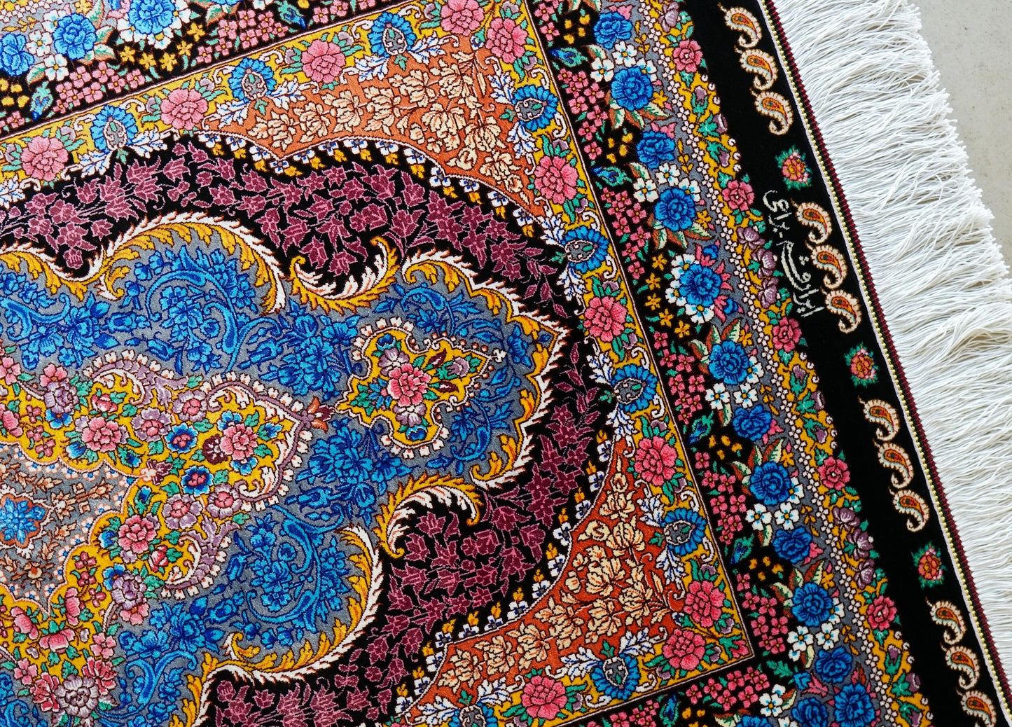 123×78cm　 ペルシャ絨毯クム産シルク 100%　 Decorworks