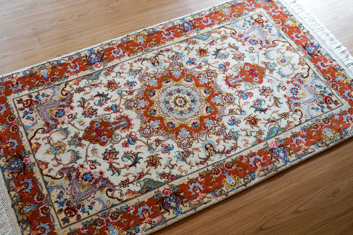 ペルシャ手織り絨毯 タブリーズ産 50RAJ 124×73cm｜ウール＆シルク