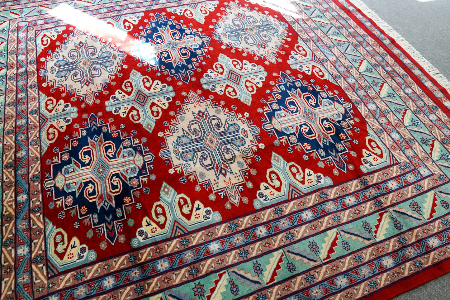 パキスタン絨毯　219×205cm Decorworks