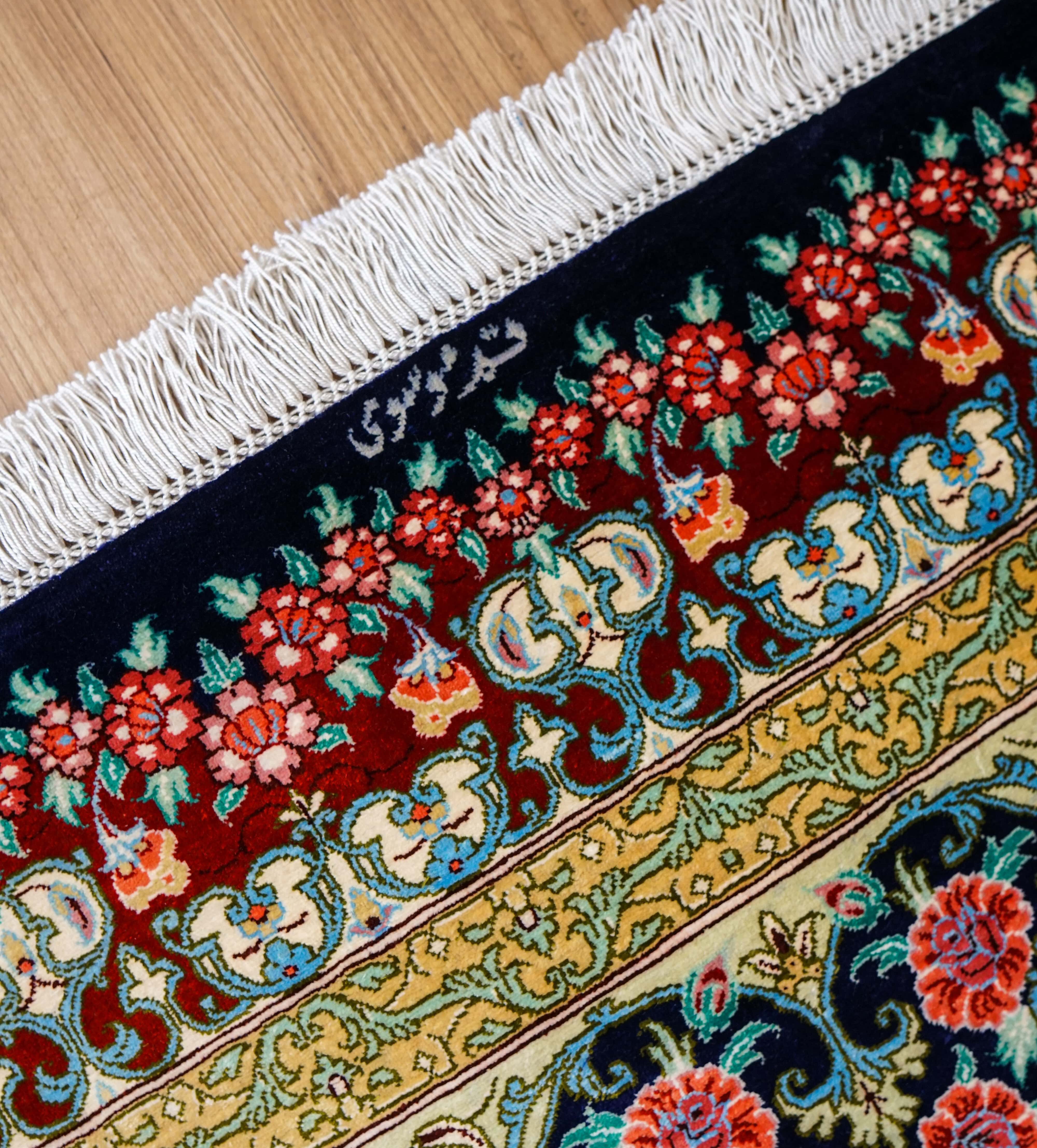 ペルシャ絨毯 クム産 100％シルク 手織り 150×98cm – Decorworks