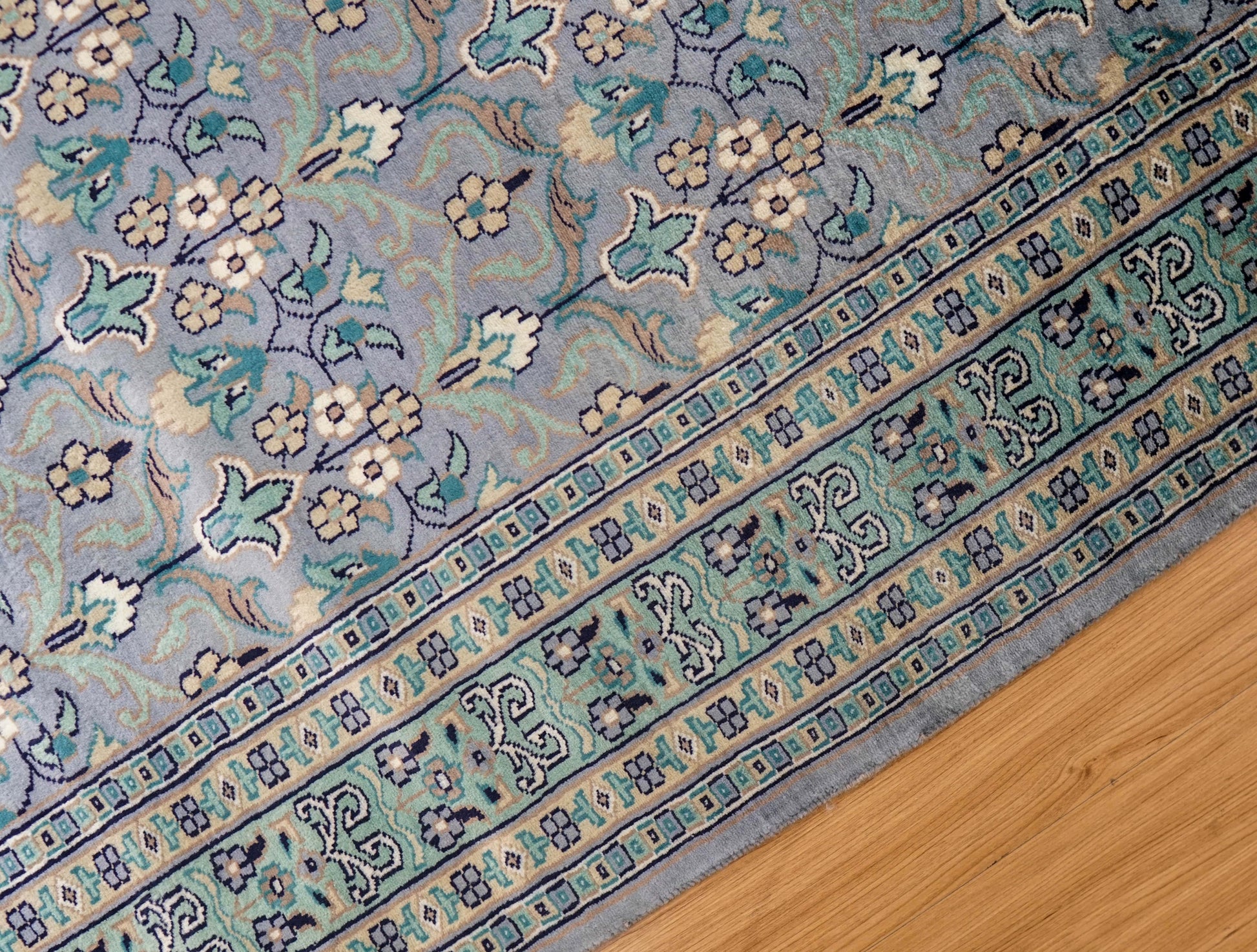  パキスタン手織り絨毯 175×127cm