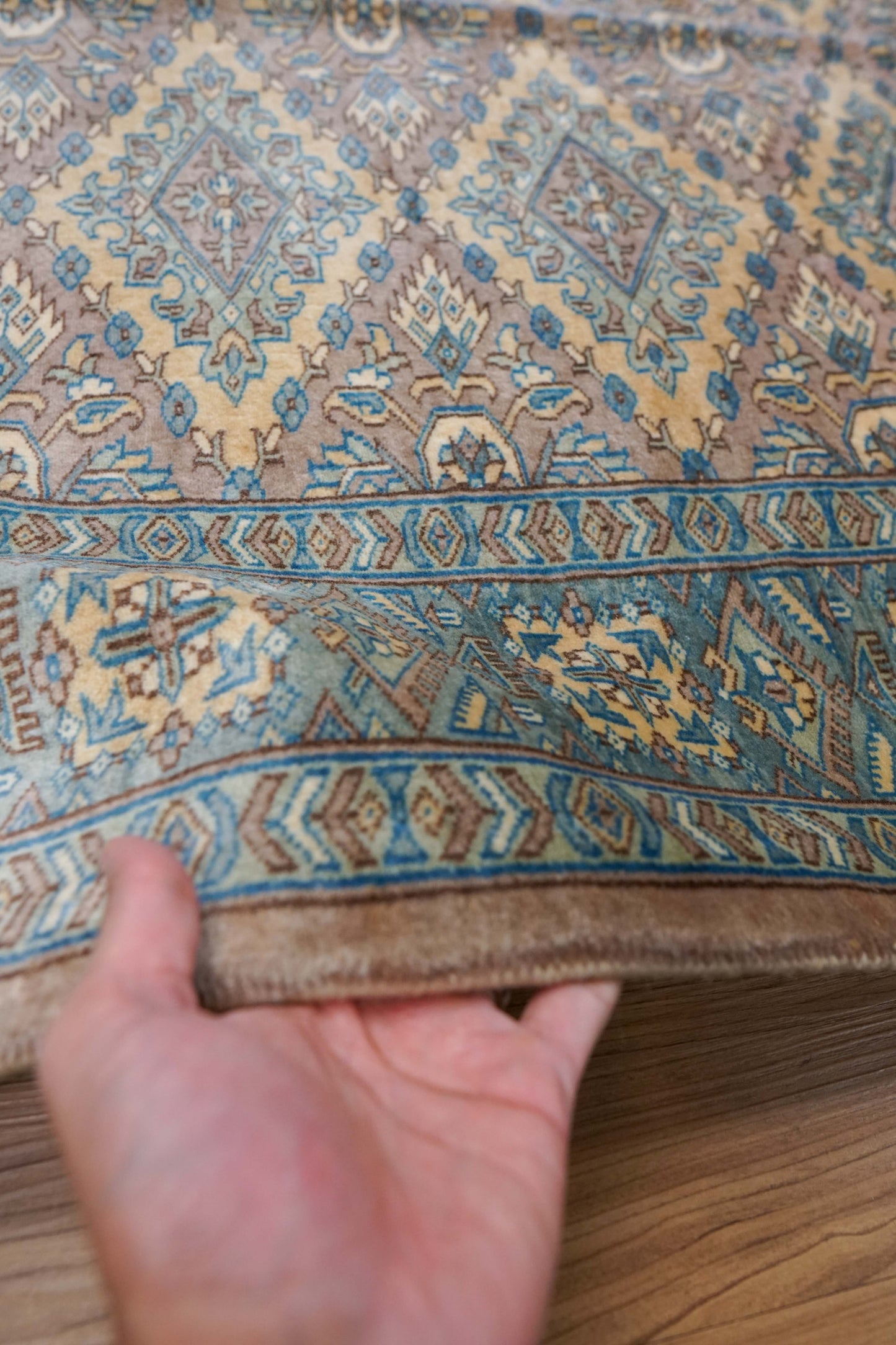  パキスタン手織り絨毯 160×125cm