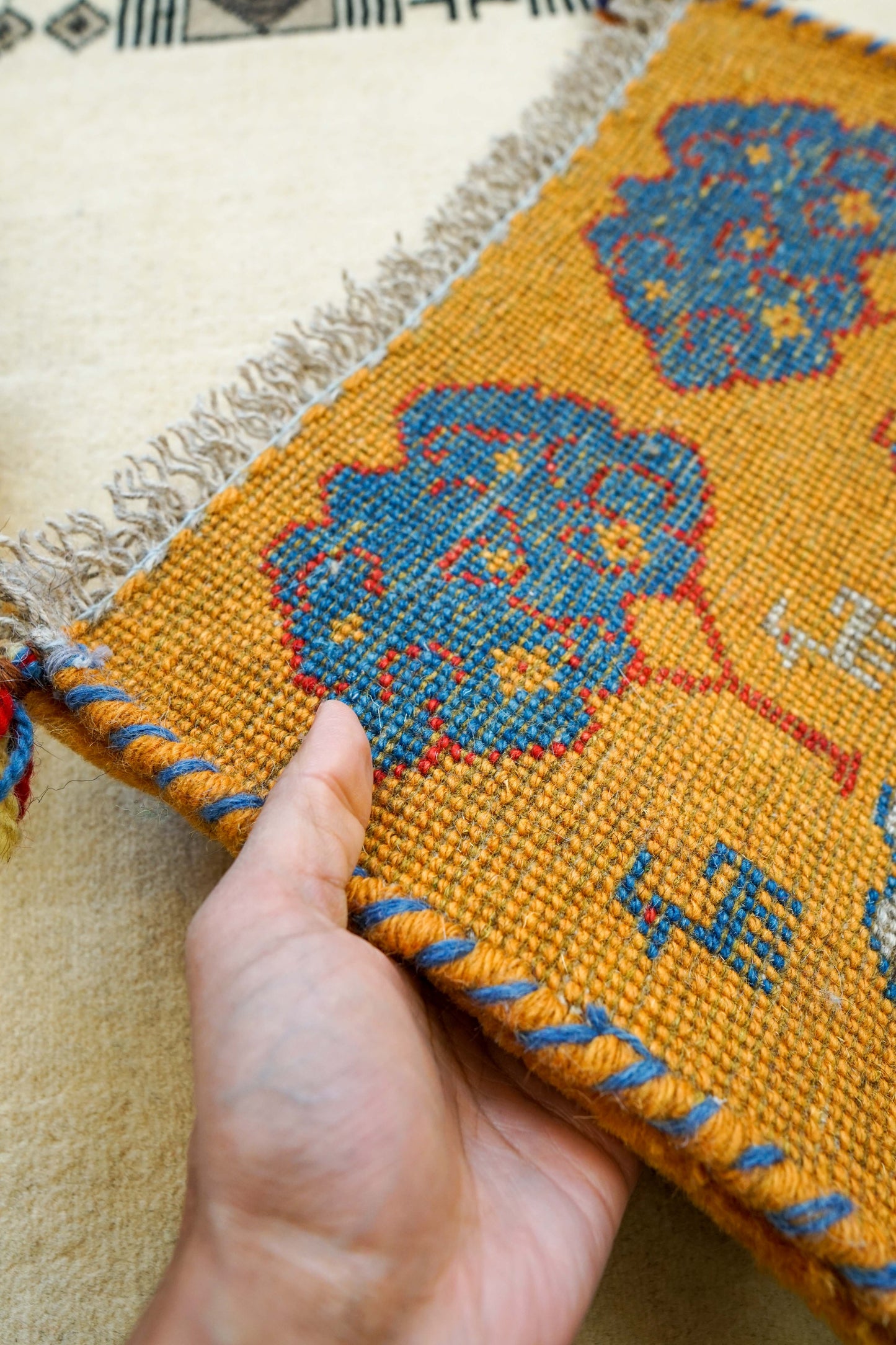 ペルシャ手織りギャッベ アマレ族 40×40cm｜ウール100% ミニラグ・チェアマット 生命の木デザイン